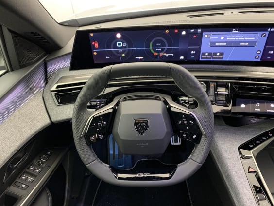 Peugeot 3008 Hybrid 145 e-DCS6 GT gris artense