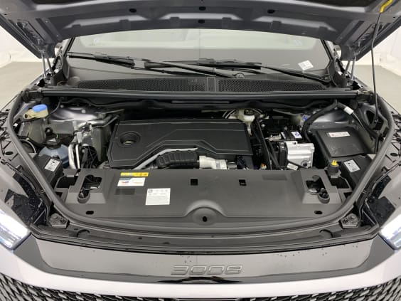Peugeot 3008 Hybrid 145 e-DCS6 GT gris artense