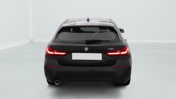 BMW Serie 1 F40 116i 109 ch Business Design Saphirschwarz