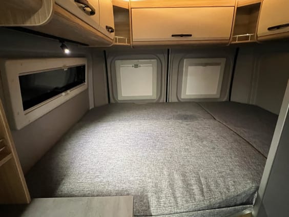 Pössl SUMMIT 600 PLUS - FRENCH EDITION CITROEN JUMPER 2.2L - 140 CV - BVM Blanc