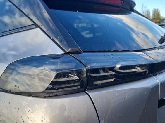 Peugeot 2008 1.2 hybrid 145 gt e-dcs6 gris artense