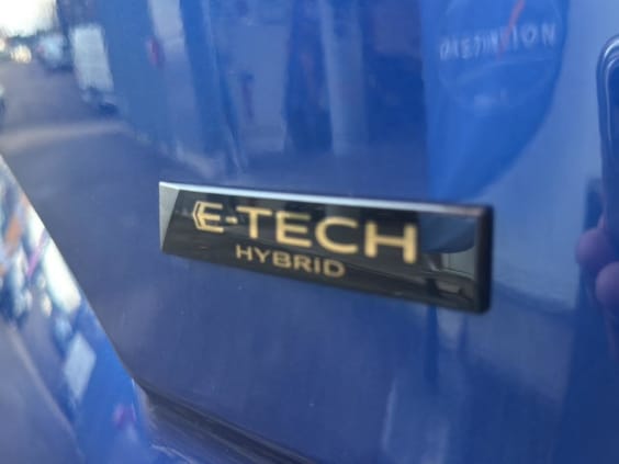 Renault Austral 1.2 e-tech full hybrid 200 techno Bleu Iron