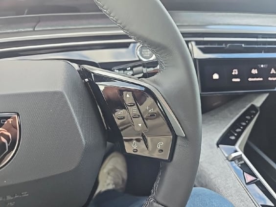 Peugeot 3008 1.2 hybrid 145 allure e-dcs6 Noir