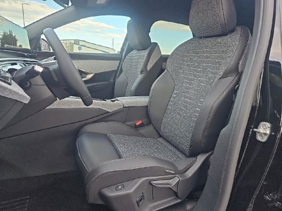 Peugeot 3008 1.2 hybrid 145 allure e-dcs6 Noir