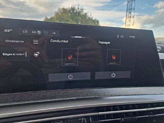 Peugeot 3008 1.2 hybrid 145 allure e-dcs6 Noir