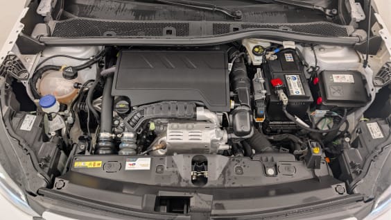Peugeot 2008 100 S&S BVM6 Allure Blanc Okenite