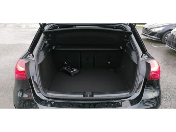 Mercedes-Benz CLASSE A 200 D 8G-DCT AMG LINE EXCLUSIVE DESIGN Noir Cosmos