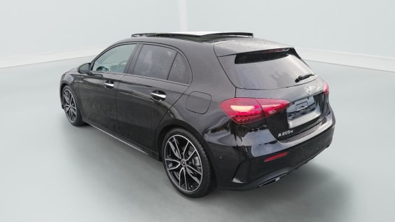 Mercedes-Benz CLASSE A 200 D 8G-DCT AMG LINE EXCLUSIVE DESIGN Noir Cosmos
