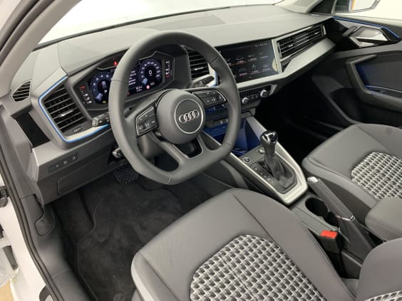 Audi A1 Sportback 30 TFSI 116 ch S tronic 7 Design Blanc Glacier/ Toit Noir