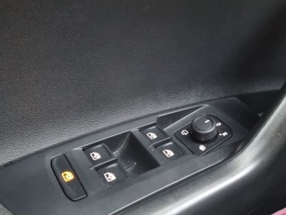 Volkswagen POLO 1.0 tsi 95 vw edition dsg7 Noir Intense Nacre