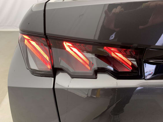 Peugeot 3008 Hybrid 145 e-DCS6 GT Gris Titane / Toit Noir