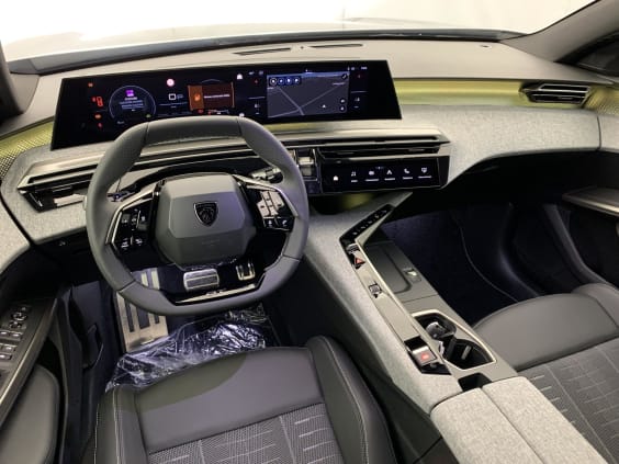 Peugeot 3008 Hybrid 145 e-DCS6 GT Gris Titane / Toit Noir
