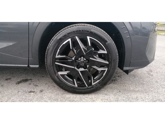 Peugeot 3008 1.2i Hybrid 145 e-DCS6 GT Gris Titanium