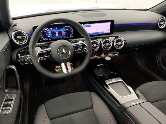 Mercedes-Benz CLASSE A 200 d 8G-DCT AMG Line Gris Montagne