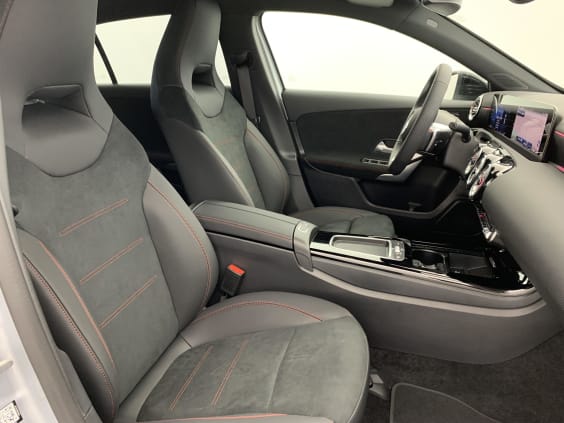 Mercedes-Benz CLASSE A 200 d 8G-DCT AMG Line Argent High-Tech Métallisé