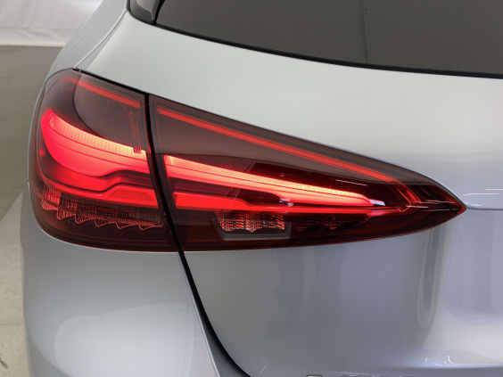 Mercedes-Benz CLASSE A 200 d 8G-DCT AMG Line Argent High-Tech Métallisé