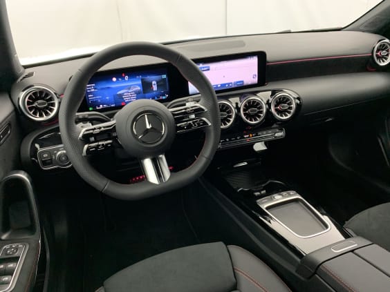 Mercedes-Benz CLASSE A 200 d 8G-DCT AMG Line Argent High-Tech Métallisé