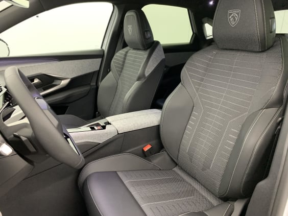 Peugeot 3008 Hybrid 145 e-DCS6 GT Blanc Okenite / Toit Noir