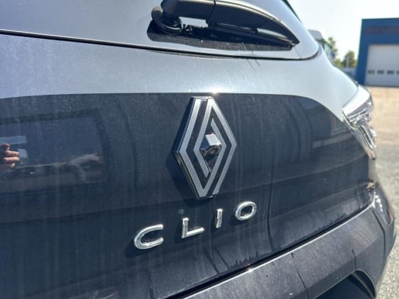 Renault CLIO V 1.0 tce 90 techno noir