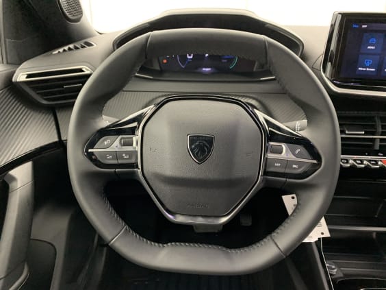 Peugeot 2008 Hybrid 145 e-DCS6 Allure  Noir Perla Nera