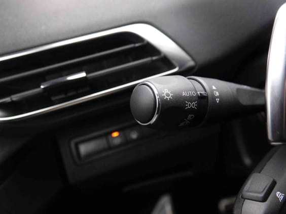 Peugeot 3008 Hybrid 145 e-DCS6 GT Noir