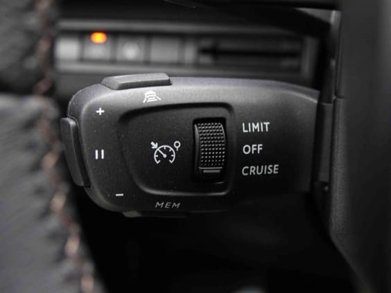 Peugeot 3008 Hybrid 145 e-DCS6 GT Noir