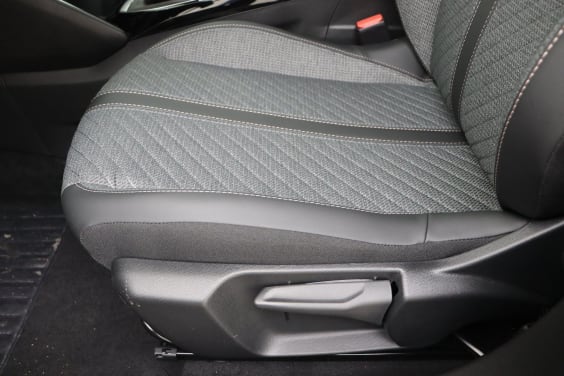 Peugeot 2008 Allure 1.2 Turbo 100 hp Man.6 Grey