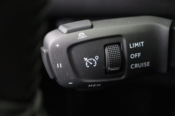 Peugeot 2008 Allure 1.2 Turbo 100 hp Man.6 Grey