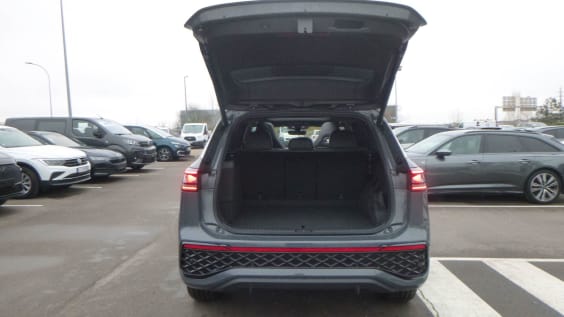 Volkswagen Tayron Tayron 1.5 eHybrid 272ch DSG6 5pl R-Line Gris Dauphin