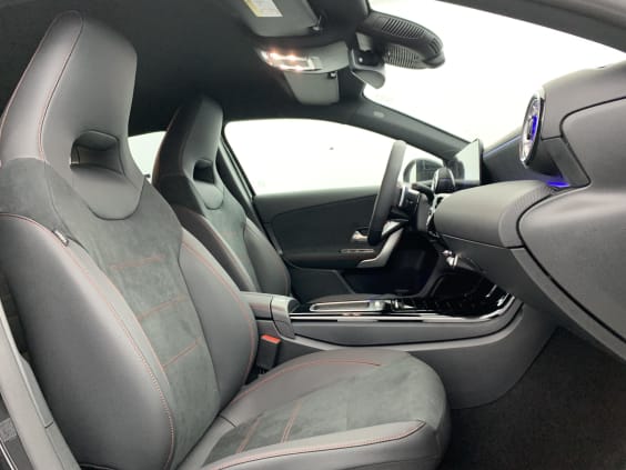 Mercedes-Benz CLASSE A 200 d 8G-DCT AMG Line Noir Cosmos