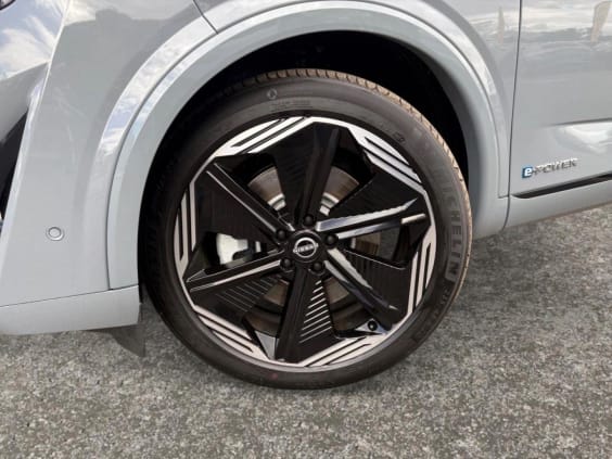 Nissan QASHQAI 1.5 E-POWER 190CH N-DESIGN Gris Argile / Toit Noir