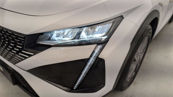 Peugeot 408 Hybrid 136 e-DCS6 Allure Blanc Okenite