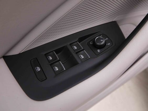 Volkswagen Passat Variant 1.5 eHybrid 272 DSG6 Elegance Gris