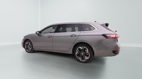 Volkswagen Passat Variant 1.5 eHybrid 272 DSG6 Elegance Gris
