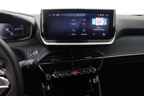 Peugeot 2008 Allure 1.2 Turbo 100 hp Man.6 Red