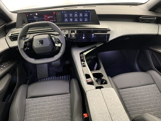 Peugeot 3008 Hybrid 145 e-DCS6 Allure gris artense