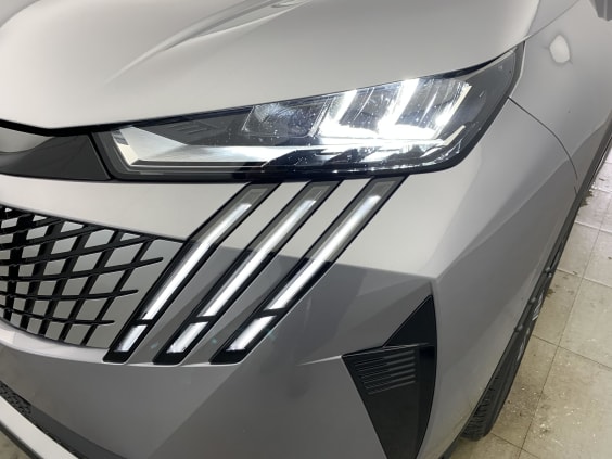 Peugeot 3008 Hybrid 145 e-DCS6 Allure gris artense