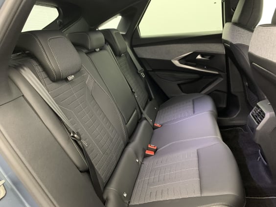 Peugeot 3008 Hybrid 145 e-DCS6 GT Bleu Ingaro / Toit Noir