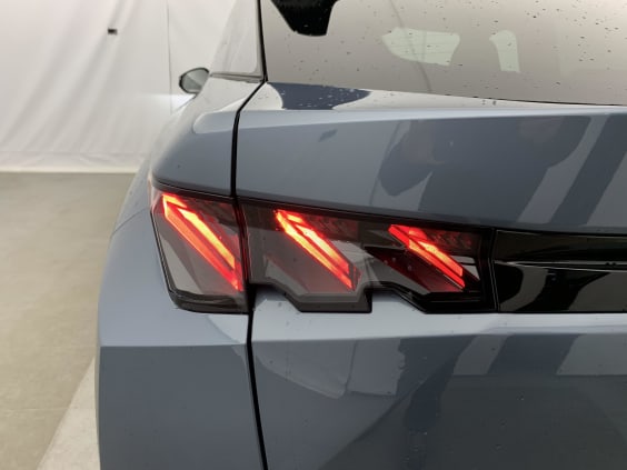Peugeot 3008 Hybrid 145 e-DCS6 GT Bleu Ingaro / Toit Noir