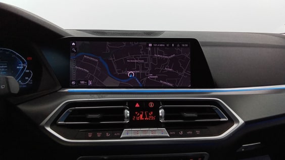 BMW X5 G05 X5 XDRIVE45E 394 CH BVA8 LOUNGE Phytonicblau