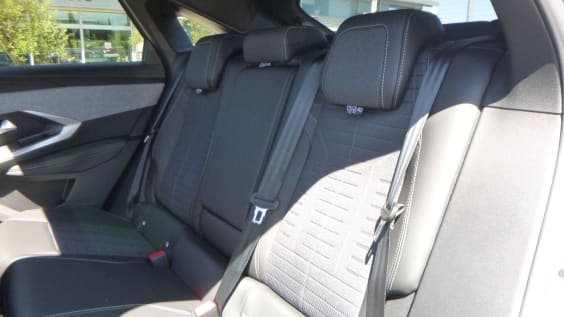 Peugeot 3008 Hybrid 145 e-DCS6 GT Bleu Ingaro