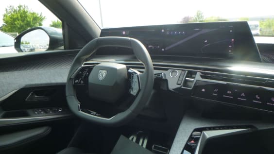 Peugeot 3008 Hybrid 145 e-DCS6 GT Noir Perla Nera