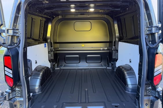 Ford Transit Custom CABINE APPROFONDIE 320 L2H1 2.0 ECOBLUE 170 LIMITED BVA8 6PL Gris Magnetic