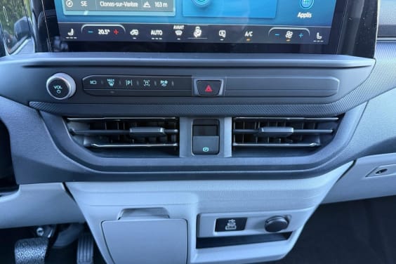 Ford Transit Custom CABINE APPROFONDIE 320 L2H1 2.0 ECOBLUE 170 LIMITED BVA8 6PL Gris Magnetic