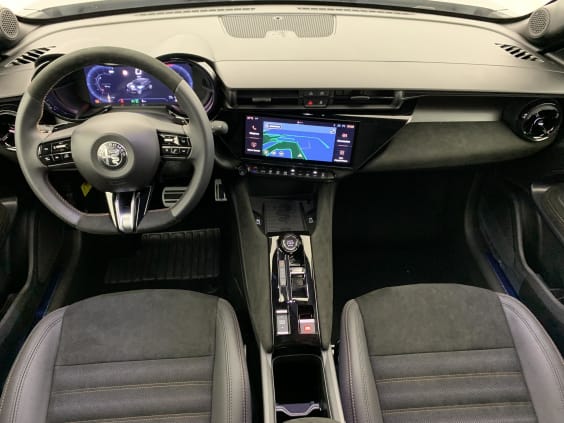 Alfa Romeo Junior 1.2 Ibrida 145 ch eDCT6 Intensa Gris Arese