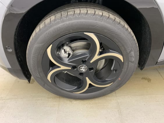 Alfa Romeo Junior 1.2 Ibrida 145 ch eDCT6 Intensa Gris Arese