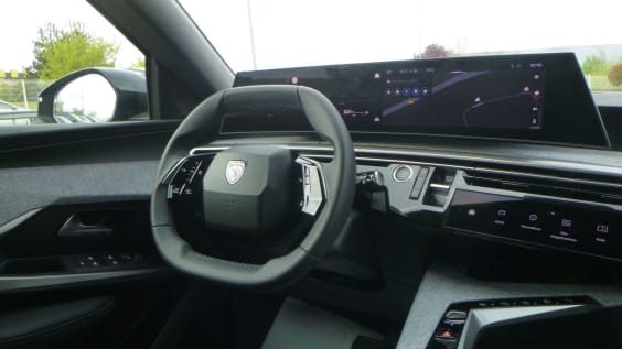 Peugeot 5008 Hybrid 145 e-DCS6 GT Gris Titane