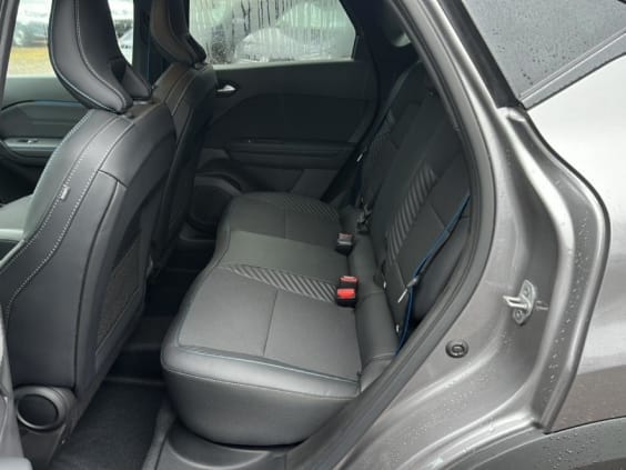 Renault CAPTUR II 1.8 e-tech full hybrid 160 esprit alpine Gris Cassiopee T/Noi