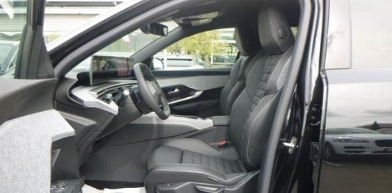 Peugeot 5008 Hybrid 145 e-DCS6 GT Noir Perla Nera