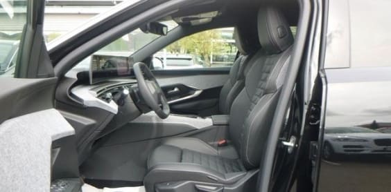 Peugeot 5008 Hybrid 145 e-DCS6 GT Noir Perla Nera